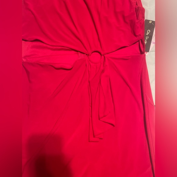 Red Dress 💃🏽 - Picture 3 of 3